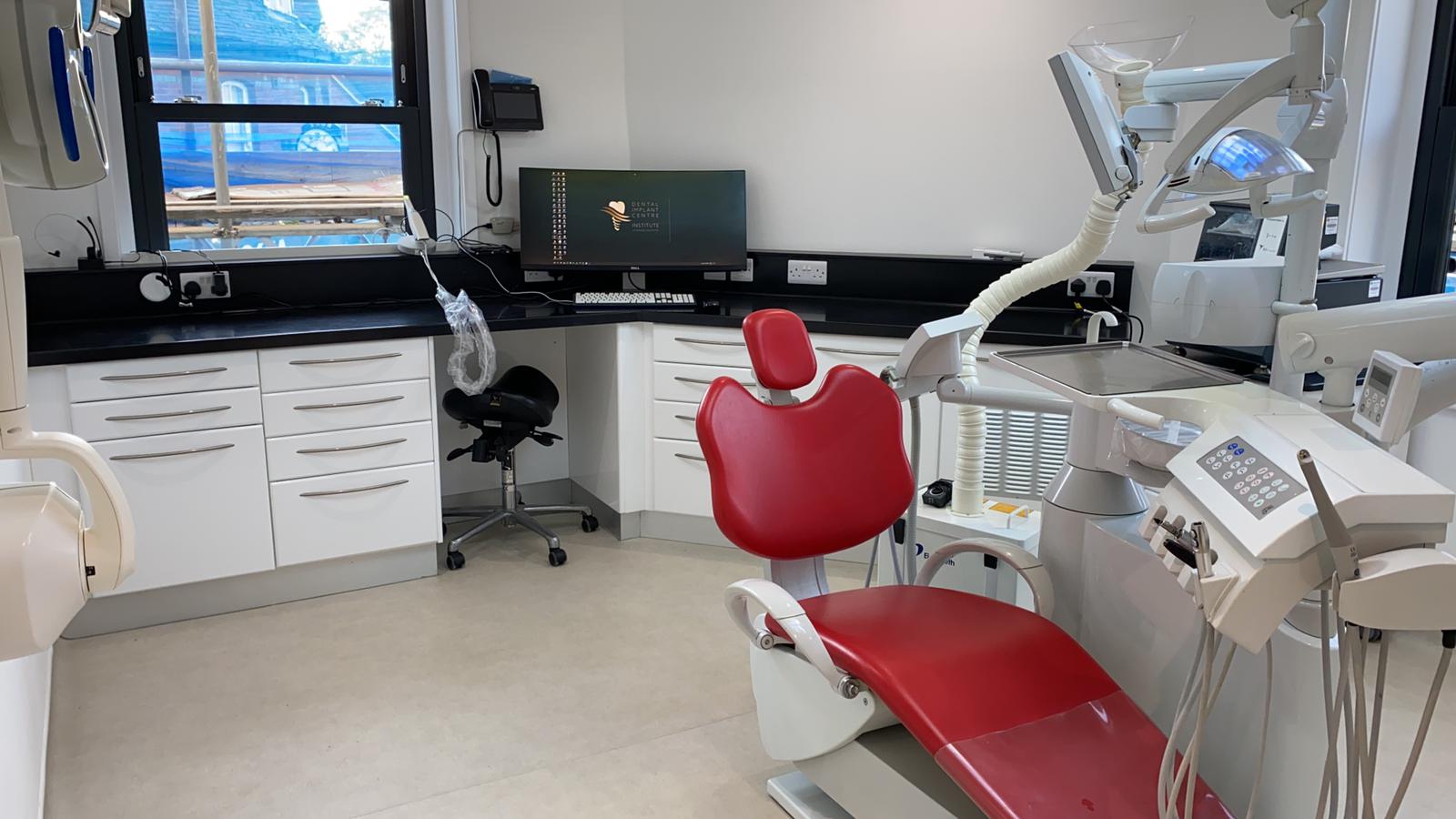 dental-implant-institute-reading-1