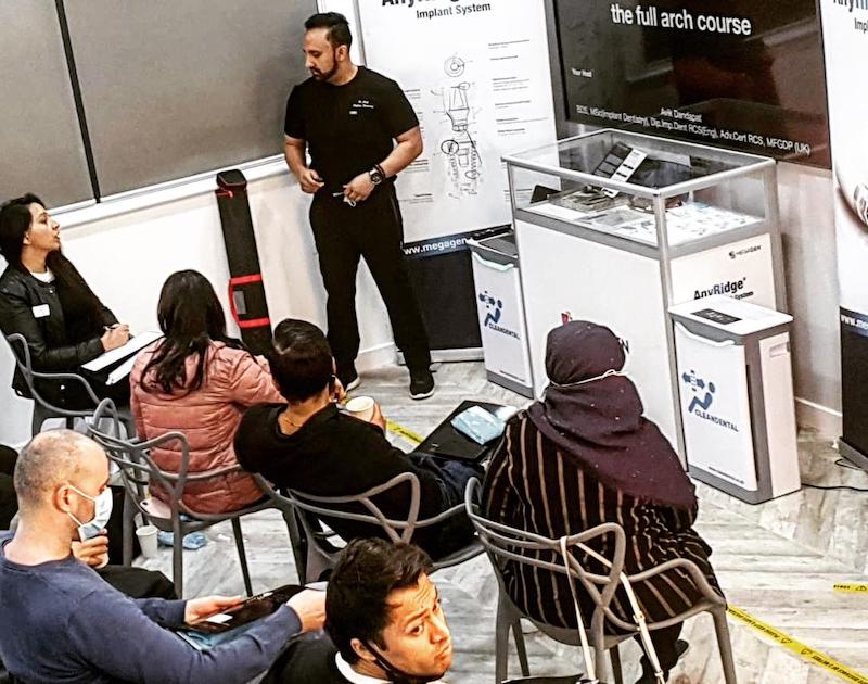 FULL-ARCH IMPLANT DENTISTRY COURSE-1