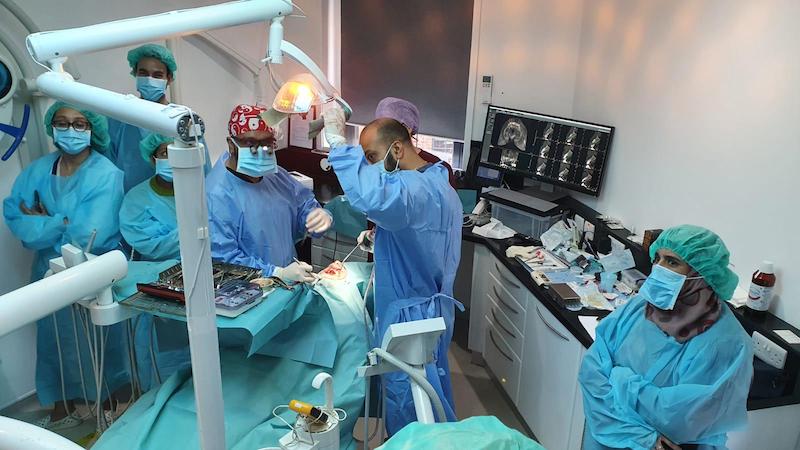 FULL-ARCH IMPLANT DENTISTRY COURSE-11