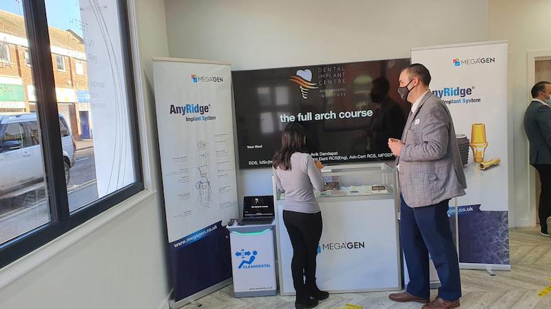 FULL-ARCH IMPLANT DENTISTRY COURSE-14